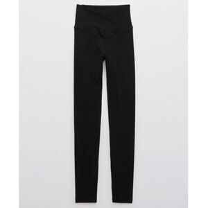 OFFLINE By Aerie Real Me High Waisted Crossover 7/8 Legging - Small True Black